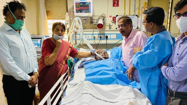 अजीत जोगी के बेटे ने शेयर की पिता के साथ आखिरी फोटो, लिखी भावुक पोस्ट