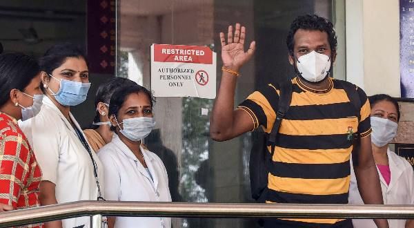 24 घंटे में रिकॉर्ड 11 हजार से ज्यादा मरीजों ने दी कोरोना को मात, पहली बार घटे एक्टिव मरीज