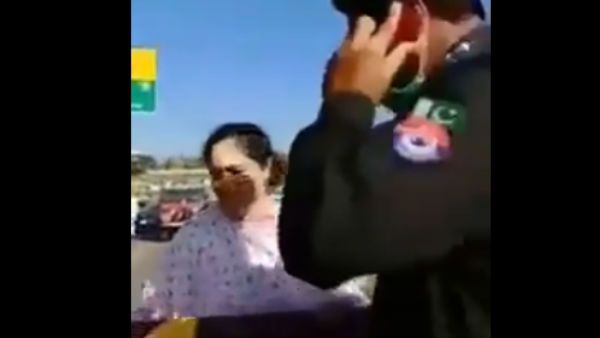 Video: पाकिस्‍तान में बीच सड़क पर कर्नल की पत्‍नी का हंगामा, बाजवा ने दिए कार्रवाई के आदेश