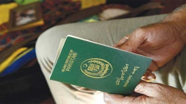 लॉकडाउन के बीच फंसे 193 पाकिस्तानियों को स्वदेश लौटने की अनुमति दी गई