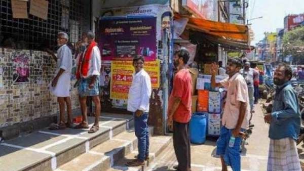 केरल में फिर से खुली शराब की दुकानें, खरीदना है तो पहले इस ऐप पर लेना होगा टोकन