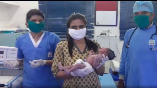 पुलिस नाके पर बिगड़ी गर्भवती महिला की तबीयत, फिर डीसीपी बन गई डॉक्टर.