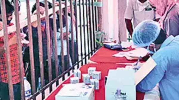 कंडोम और गर्भनिरोधक देकर क्वारंटाइन सेंटर से घर विदा कर रही बिहार सरकार