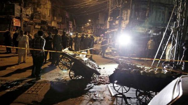 पाकिस्‍तान में सेना मुख्‍यालय के पास बम ब्‍लास्‍ट,1 की मौत, 15 जख्‍मी