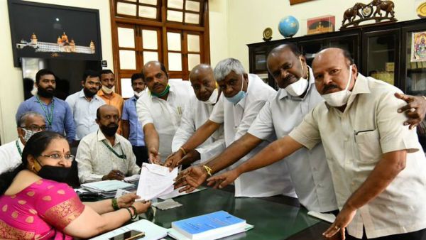 Rajya Sabha elections: एचडी देवगौड़ा ने भरा नामांकन, भाजपा के उम्मीदवारों ने भी भरा पर्चा