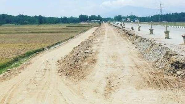 दक्षिण कश्‍मीर में IAF तैयार कर रही है इमरजेंसी हवाई पट्टी, युद्ध की स्थिति में हो सकेगी जेट्स की लैंडिंग