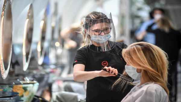 कमजोर पड़ता जा रहा है कोरोना, पहले जैसा घातक नहीं रहा