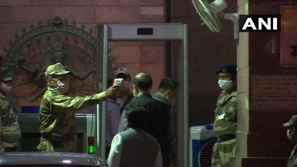 भारतीय अधिकारियों के साथ मारपीट मामले में विदेश मंत्रालय ने PAK हाई कमीशन के अफसर को किया तलब