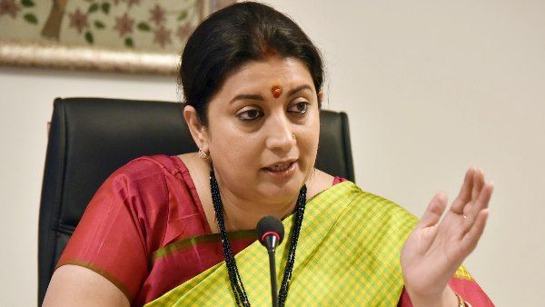 स्मृति ईरानी का मोटिवेशनल पोस्ट हुआ वायरल, एक्टर सोनू सूद ने कमेंट में दिया ऐसा रिएक्शन