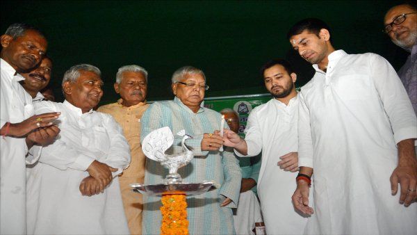 तेजस्वी यादव: क्या बिहार में राजद की नई पीढ़ी भी सत्ता से दूर रह जाएगी, जानिए?