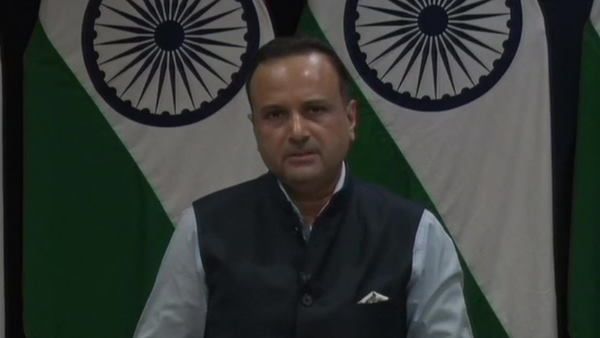 पाक कुलभूषण जाधव को मदद पहुंचाने के भारत के सभी रास्ते बंद कर रहा: विदेश मंत्रालय