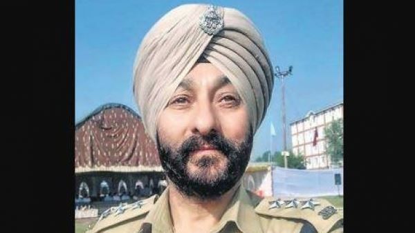 आतंकियों के साथ पकड़े गए जम्मू कश्मीर पुलिस के पूर्व DSP दविंदर सिंह के खिलाफ NIA ने दाखिल की चार्जशीट