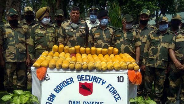 सीमा पर BSF ने पकड़ी 300 करोड़ की हेरोइन, नदी में फुटबॉल के जरिए भेज रहे थे तस्कर