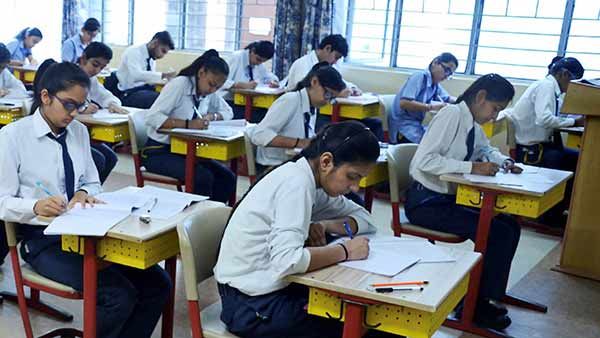 CBSE ने सिलेबस से हमेशा के लिए हटाए 'नागरिकता, धर्मनिरपेक्षता' जैसे महत्वपूर्ण सब्जेक्ट, जानिए और भी बहुत कुछ