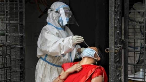 भारत में क्यों तेजी से बढ़ रहे हैं कोरोना के मामले, AIIMS के डायरेक्टर ने बताई वजह