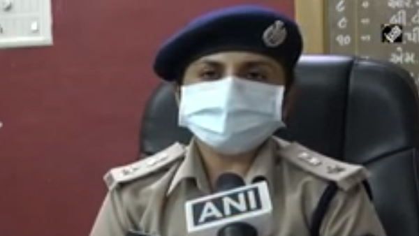 नोटबंदी के 4 साल बाद गुजरात में 5 करोड़ के पुराने नोट मिले, कहां से आए? जांच शुरू