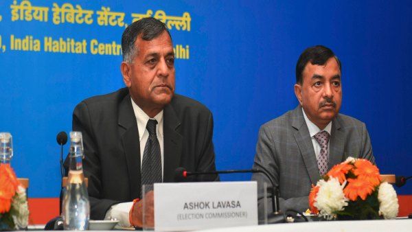 अब एशियाई विकास बैंक उपाध्यक्ष का पदभार संभालेंगे चुनाव आयुक्त अशोक लवासा