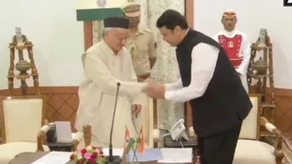 RTI में पूछा- देवेंद्र फडणवीस ने 2019 में कैसे ली महाराष्ट्र के सीएम पद की शपथ, जानिए गृह मंत्रालय ने क्या कहा