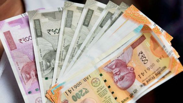 बैंककर्मियों के लिए बड़ी खुशखबरी, हर वर्ष सैलरी-भत्तों में 15 फीसदी की बढ़ोतरी को मिली मंजूरी, 10 लाख कर्मियों को होगा फायदा