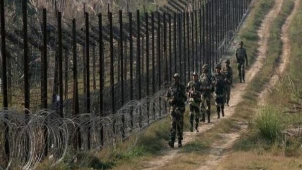 जम्मू कश्‍मीर: एलओसी के निकट घुसपैठ की कोशिश कर रहे आतंकी को सेना ने किया ढेर
