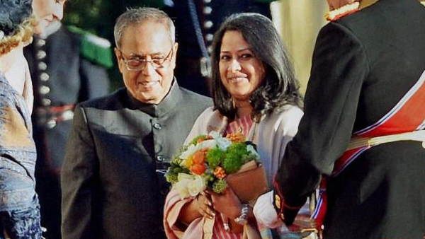 प्रणब मुखर्जी ने निधन पर बेटी शर्मिष्ठा का भावुक पोस्ट, ऐसे किया बाबा को याद
