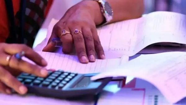 मनी लॉन्ड्रिंग के बड़े रैकेट का खुलासा, फर्जी चीनी कंपनियों के सहारे अरबों रुपए का हवाला ट्रांजैक्शन