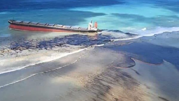 मॉरीशस को मिला भारत का साथ, तेल रिसाव रोकने के लिए भेजी गई एक्सपर्ट की टीम