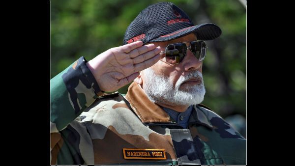 शहीद की बहन ने पीएम मोदी से पूछा- धोनी की तरह शहीद सैनिक क्‍या आपकी चिट्ठी के काबिल नहीं