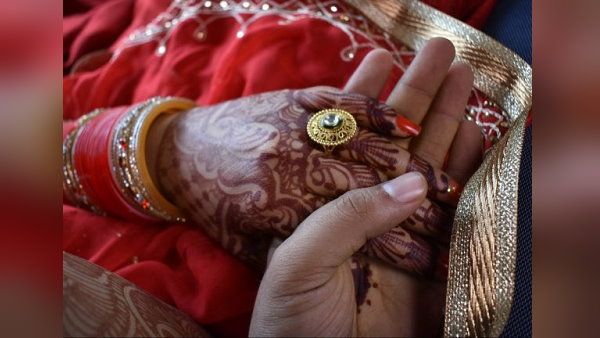 समधी-समधन और जेठ-देवरानी के बाद अब सामने आई सास-दामाद की प्रेम कहानी, दुल्हन के होश उड़े