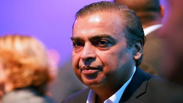 फ्यूचर ग्रुप के अधिग्रहण के बाद रिलायंस के शेयरों में 2.6 फीसदी का उछाल, फ्यूचर रिटेल के शेयर 20 % बढ़े