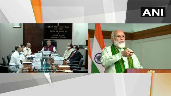 कोरोना काल में पीएम मोदी ने किसानों को दिया सौगात, एक लाख करोड़ की योजना लॉन्‍च
