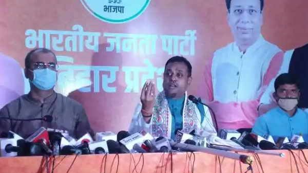 भाजपा प्रवक्ता संबित पात्रा ने RJD पर साधा निशाना, कहा- लालटेन में न तेज है और न प्रताप