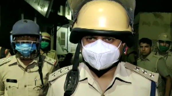 अलीगढ़: दो समुदायों में झड़प के बाद मामू-भांजा इलाके में तनाव, केस दर्ज