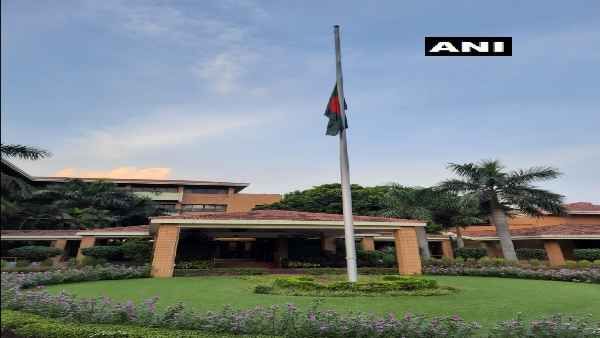 पूर्व राष्‍ट्रपति प्रणब मुखर्जी के शोक में बांग्लादेश उच्‍चायोग ने झुकाया अपना राष्‍ट्रीय ध्‍वज