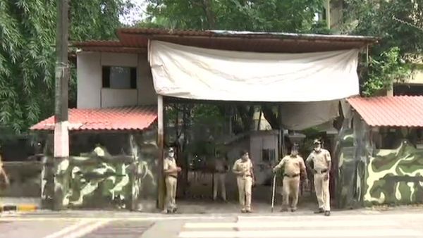 उद्धव ठाकरे के घर आया फोन, कॉलर बोला मैं दाउद इब्राहिम का आदमी, बढ़ाई गई मातोश्री की सुरक्षा