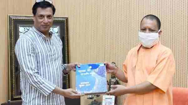 UP के सीएम योगी आदित्यनाथ से मिलने पहुंचे मधुर भंडारकर, कहा- फिल्म सिटी स्थापित करना एक बेहतरीन पहल