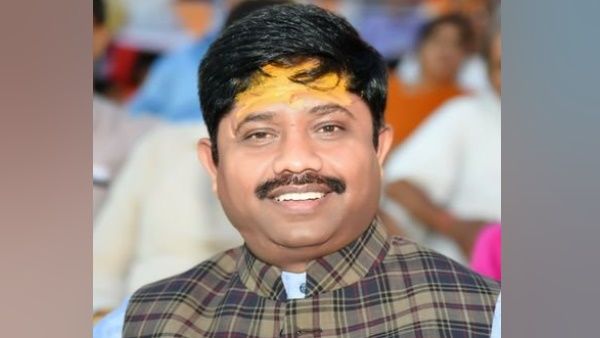 योगी के मंत्री नंद गोपाल नंदी कोरोना पॉजिटिव, कहा- RDX हमले के बाद हुई सर्जरी के कारण स्थिति थोड़ी जटिल