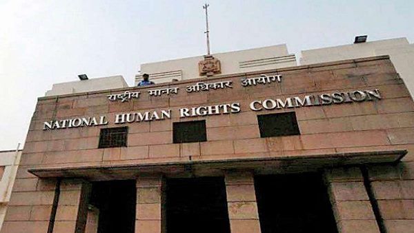 हाथरस मामले में NHRC ने यूपी के DGP से कहा- व्यक्तिगत रूप से देखें केस, ताकि...