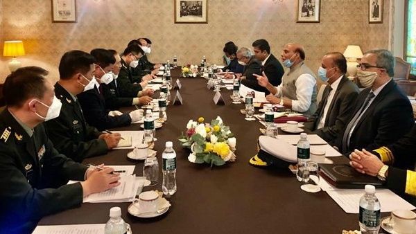 राजनाथ सिंह और चीनी रक्षा मंत्री के बीच हुई बैठक, लद्दाख में तनाव के बीच 2 घंटे तक चली बातचीत