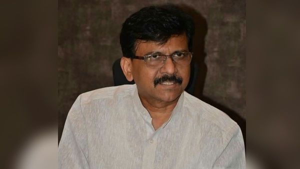 'बिहार में मुद्दों की कमी हो, तो मुंबई से पार्सल करा लें', संजय राउत ने कसा तंज