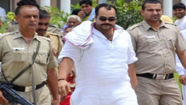 अब जेल में बंद कुख्यात सुनील राठी पर कसा शिकंजा, बागपत में 1.25 करोड़ की संपत्ति कुर्क