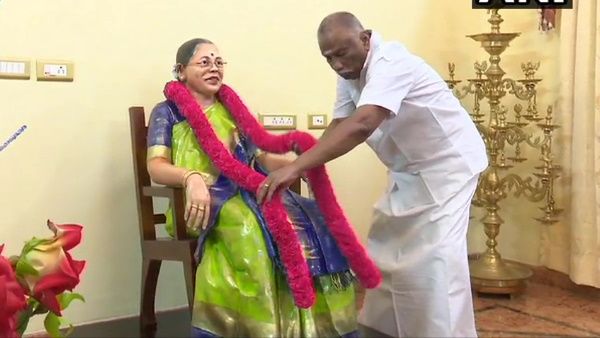 शादी के 48 वर्षों में पत्नी को देखे बिना नहीं बिताया एक भी दिन, हुआ निधन तो इस तरह किया 'जिंदा'
