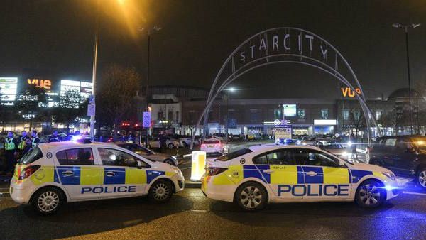 यूके के बर्मिंघम में चाकूबाजी की कई घटनाएं, बड़ी संख्या में लोग घायल