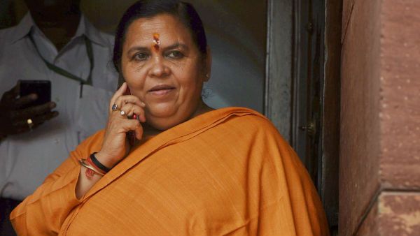 कोरोना पॉजिटिव उमा भारती AIIMS में भर्ती, बुधवार को CBI कोर्ट में होना चाहती हैं पेश