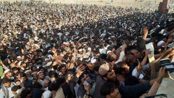 अफगानिस्‍तान: पाकिस्‍तान दूतावास के बाहर मची भगदड़ में 15 लोगों की मौत