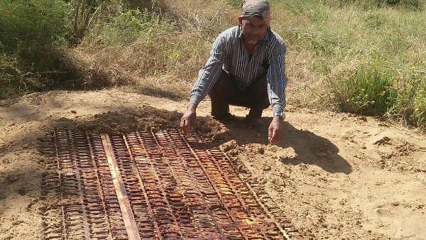 20 साल के बेटे की कब्र के पास रोज कई घंटे बैठकर जानिए किसका इंतजार करते हैं 62 वर्षीय पिता