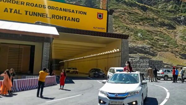 अटल टनल खुलने के 72 घंटों के अंदर तीन सड़क हादसे, ओवरटेक और सेल्फी के चलते हुए एक्सीडेंट