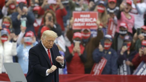 US Election 2020: पेंसिलवेनिया में अपने-अपने समर्थकों के बीच पहुंचे ट्रंप-बाइडेन