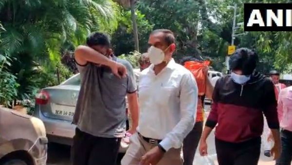 आईपीएल मैच के दौरान सट्टेबाजी कर रहे 5 लोगों को मुंबई क्राइम ब्रांच ने किया गिरफ्तार
