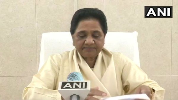 विधायकों की टूट पर भड़कीं मायावती, कहा- अब सपा को हराने के लिए BJP से भी हाथ मिलाना पड़ा तो मिलाएंगे